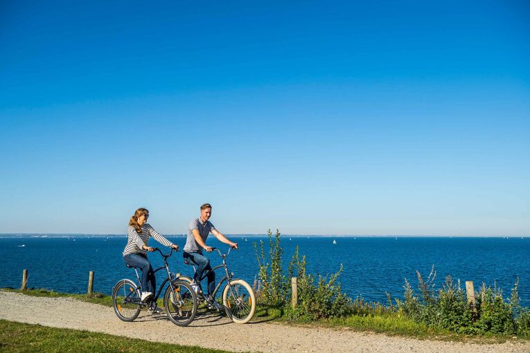 Radfahren am Brodtener Steilufer