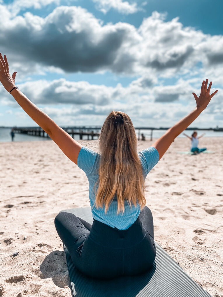 Yoga im Seebad.jpeg