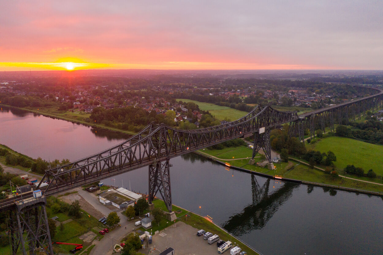 Luftaufnahme der Eisenbahnhochbrücke Rendsburg