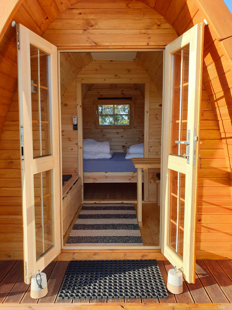 sanddornhuette_im_sonnenschein_campingplatz_flueggerteich_fehmarn_web
