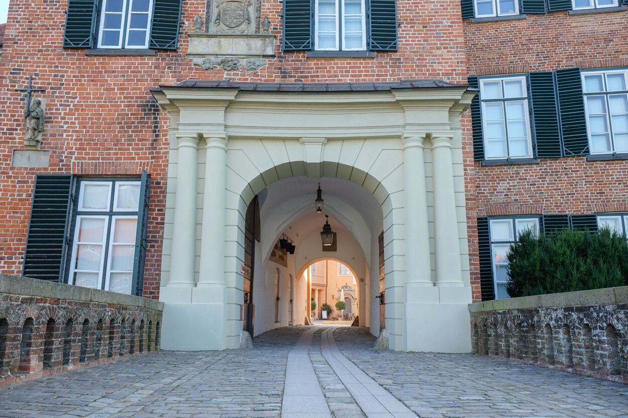 Schloss-Eutin_Denker_Aussenansicht Westfassade Eingang