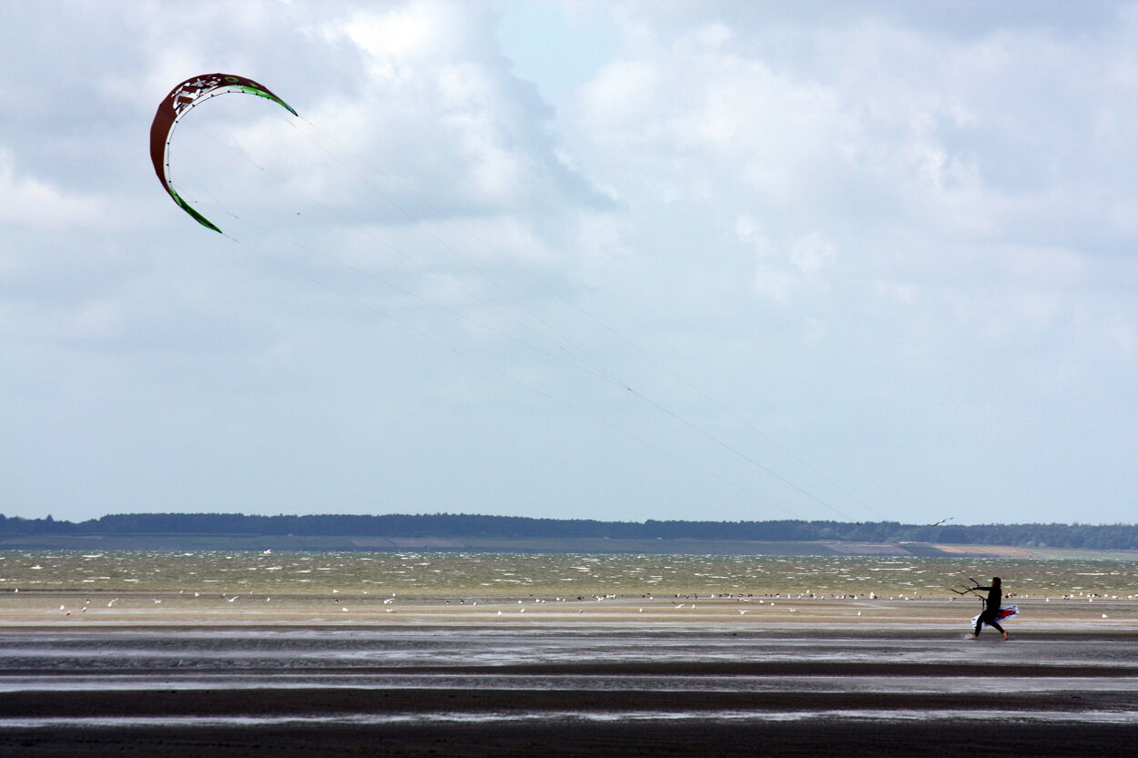 Kite-Surfer am Strand auf Föhr