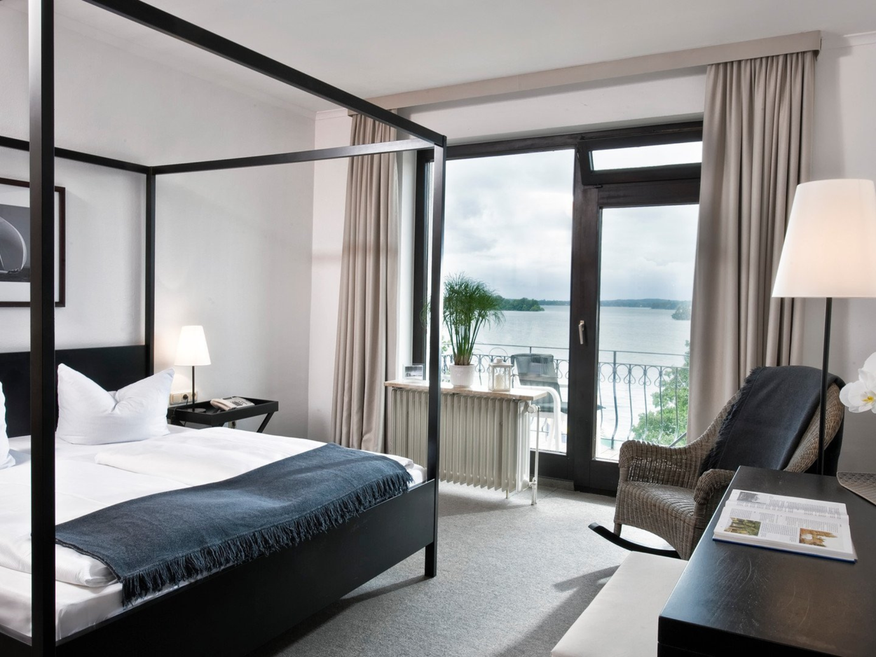 Standard Double Room - Lake View