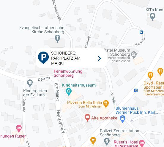 Schönberg_Parkplatz am Markt