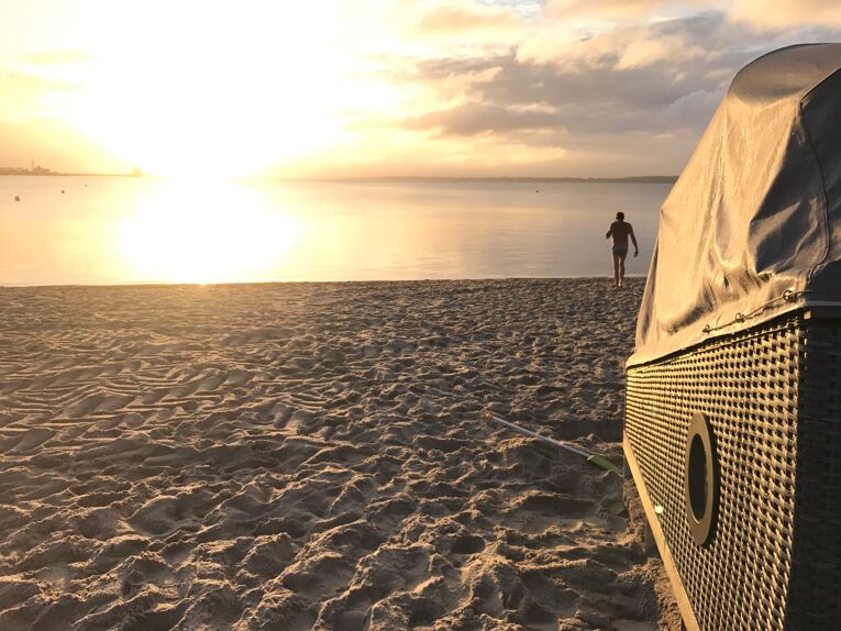 Strandschlafkorb_Sonnenaufgang ©www.ostsee-schleswig-holstein.de